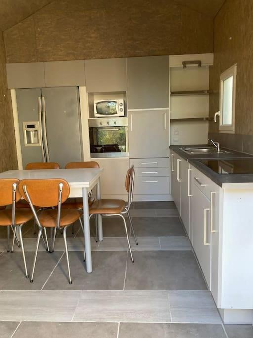 Bréville-sur-Mer Dans Une Maison Familiale Avec Jardin A 800M De La Plage מראה חיצוני תמונה